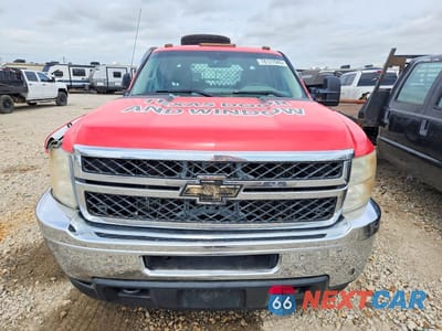 Piąte zdjęcie samochodu w środku: 2011 CHEVROLET SILVERADO FLATBED TRUCK VIN:1GB4CZCG0BF246900 - miniatura