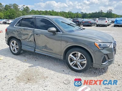 Czwarte zdjęcie samochodu z boku: 2020 AUDI Q3 PREMIUM S LINE VIN:WA1DECF33L1104920 - miniatura