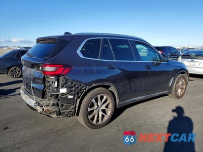 Trzecie zdjęcie samochodu z tyłu: 2021 BMW X5 XDRIVE45E VIN:5UXTA6C06M9D35713 - miniatura