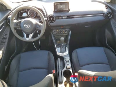 Zdjęcie 8 z 12 samochodu: 2016 TOYOTA SCION IA VIN:3MYDLBZV0GY125973 - miniatura