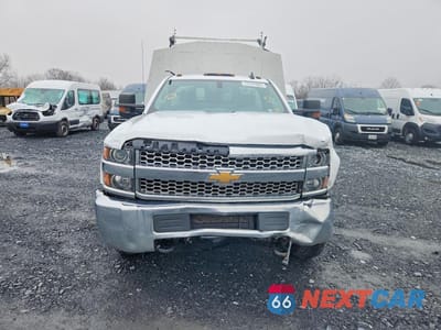 Piąte zdjęcie samochodu w środku: 2019 CHEVROLET SILVERADO UTILITY / SERVICE TRUCK VIN:1GB3KVCG6KF139597 - miniatura