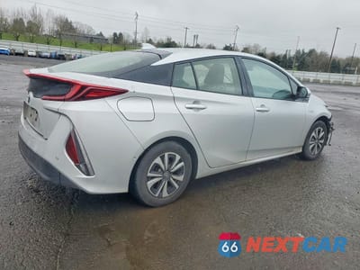 Trzecie zdjęcie samochodu z tyłu: 2017 TOYOTA PRIUS PRIME ADVANCED VIN:JTDKARFP2H3004351 - miniatura