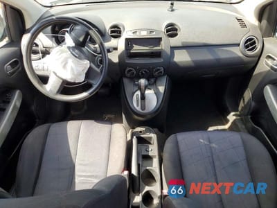 Zdjęcie 8 z 12 samochodu: 2012 MAZDA MAZDA2 VIN:JM1DE1KY8C0144671 - miniatura