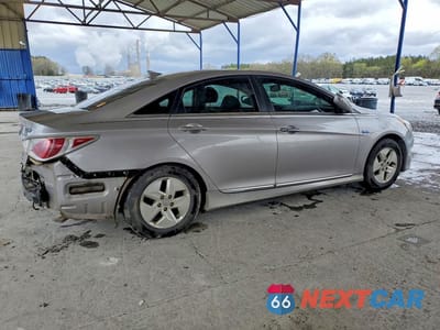 Trzecie zdjęcie samochodu z tyłu: 2012 HYUNDAI SONATA HYBRID BASE VIN:KMHEC4A41CA041639 - miniatura