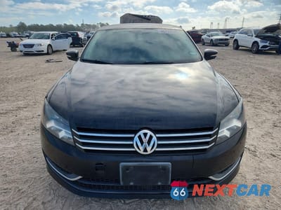 Piąte zdjęcie samochodu w środku: 2014 VOLKSWAGEN PASSAT S VIN:1VWAS7A32EC091436 - miniatura