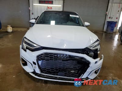 Piąte zdjęcie samochodu w środku: 2023 AUDI A3 PREMIUM VIN:WAUGUDGY6PA133188 - miniatura
