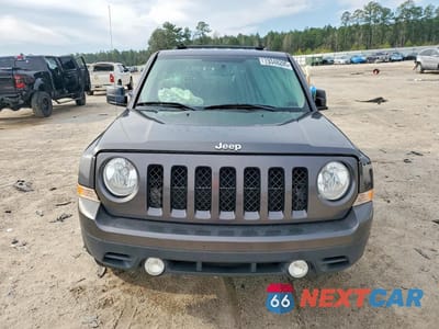 Piąte zdjęcie samochodu w środku: 2016 JEEP PATRIOT LATITUDE VIN:1C4NJPFA4GD612930 - miniatura