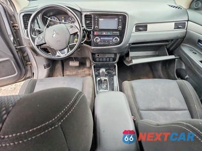 Zdjęcie 8 z 14 samochodu: 2017 MITSUBISHI OUTLANDER ES VIN:JA4AD2A36HZ015424 - miniatura