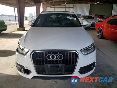 Piąte zdjęcie samochodu w środku: 2015 AUDI Q3 PREMIUM PLUS VIN:WA1EFCFS1FR012137 - miniatura