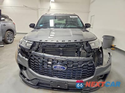 Piąte zdjęcie samochodu w środku: 2026 FORD EXPLORER ST-LINE VIN:1FMUK8KH8TGA55946 - miniatura