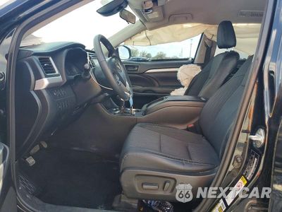 Zdjęcie 7 z 11 samochodu: 2018 TOYOTA HIGHLANDER LE PLUS VIN:5TDZZRFH1JS240252 - miniatura