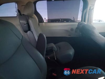 Zdjęcie 11 z 12 samochodu: 2022 TOYOTA SIENNA XLE 8-PASSENGER VIN:5TDJRKEC3NS116239 - miniatura