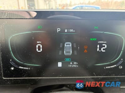 Zdjęcie 8 z 10 samochodu: 2023 KIA SPORTAGE HYBRID LX VIN:KNDPUCAG1P7101680 - miniatura