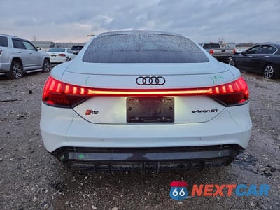 Zdjęcie 6 z 11 samochodu: 2022 AUDI RS E-TRON GT VIN:WAUAHBFW9N7904638 - miniatura
