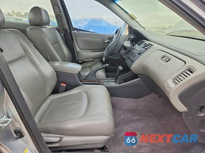 Zdjęcie 7 z 12 samochodu: 2001 HONDA ACCORD VIN:JHMCG56691C024295 - miniatura