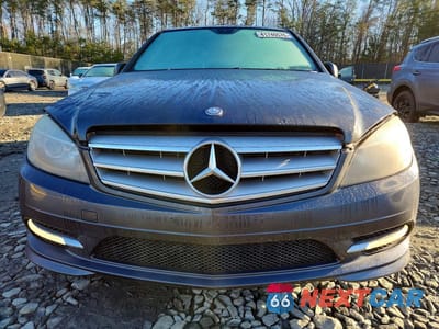 Piąte zdjęcie samochodu w środku: 2011 MERCEDES-BENZ C 300 4MATIC VIN:WDDGF8BB8BF525680 - miniatura
