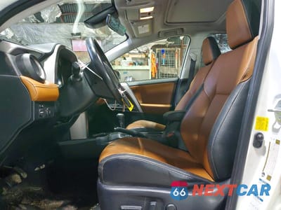 Zdjęcie 7 z 12 samochodu: 2016 TOYOTA RAV4 HYBRID LIMITED VIN:JTMDJREV1GD040663 - miniatura