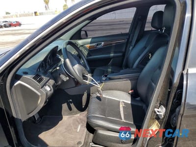 Zdjęcie 7 z 13 samochodu: 2011 MERCEDES-BENZ C 300 VIN:WDDGF5EB1BA424133 - miniatura