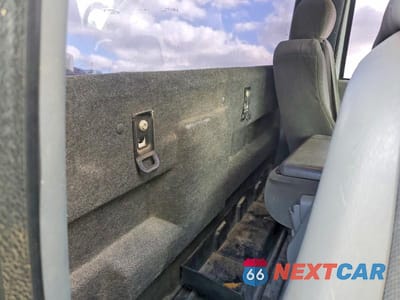 Zdjęcie 10 z 11 samochodu: 2004 FORD F250 SUPER DUTY VIN:1FTNF21L14EC59839 - miniatura