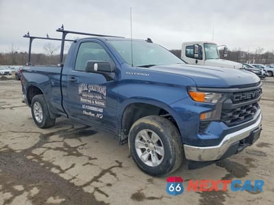 Czwarte zdjęcie samochodu z boku: 2022 CHEVROLET SILVERADO K1500 VIN:3GCNDAEK5NG503679 - miniatura