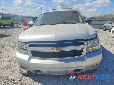 Piąte zdjęcie samochodu w środku: 2011 CHEVROLET TAHOE C1500 LT VIN:1GNSCBE06BR129550 - miniatura