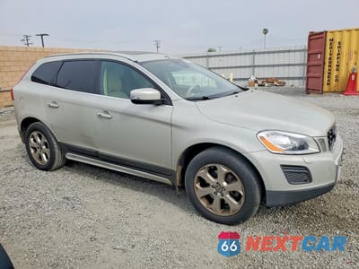 Czwarte zdjęcie samochodu z boku: 2013 VOLVO XC60 3.2 VIN:YV4952DL2D2381964 - miniatura