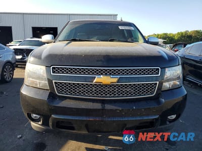 Piąte zdjęcie samochodu w środku: 2014 CHEVROLET SUBURBAN C1500 LTZ VIN:1GNSCKE01ER206944 - miniatura