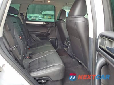 Zdjęcie 11 z 13 samochodu: 2014 VOLKSWAGEN TOUAREG V6 VIN:WVGEF9BP2ED015260 - miniatura