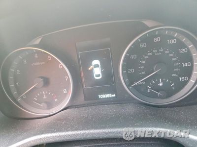 Zdjęcie 9 z 13 samochodu: 2017 HYUNDAI ELANTRA LIMITED VIN:KMHD84LFXHU207092 - miniatura