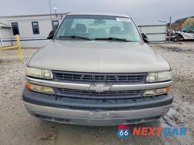 Piąte zdjęcie samochodu w środku: 2001 CHEVROLET SILVERADO K1500 VIN:1GCEK14T41E172739 - miniatura