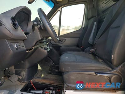 Zdjęcie 7 z 11 samochodu: 2022 MERCEDES BENZ SPRINTER 2500 UTILITY / SERVICE VAN VIN:W1Y4EBHY3NT101611 - miniatura