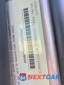 Zdjęcie 10 z 10 samochodu: 2016 VOLVO VN VNL VIN:4V4NC9EH4GN935202 - miniatura