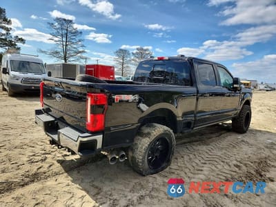 Czwarte zdjęcie samochodu z boku: 2023 FORD F250 SUPER DUTY VIN:1FT8W2BT2PED27078 - miniatura