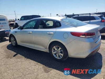 Drugie zdjęcie samochodu z przodu: 2018 KIA OPTIMA LX VIN:5XXGT4L3XJG229000 - miniatura