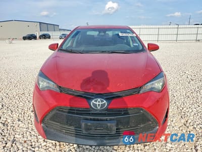 Piąte zdjęcie samochodu w środku: 2017 TOYOTA COROLLA LE VIN:5YFBURHE0HP631365 - miniatura
