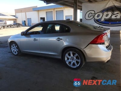 Drugie zdjęcie samochodu z przodu: 2014 VOLVO S60 T5 VIN:YV1612FS7E2294501 - miniatura