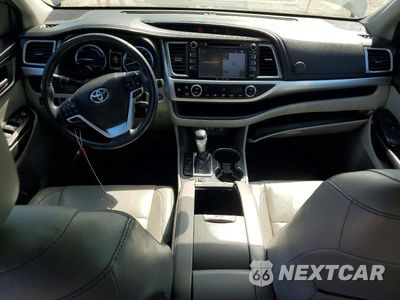 Zdjęcie 8 z 13 samochodu: 2018 TOYOTA HIGHLANDER HYBRID XLE VIN:5TDJGRFH5JS045757 - miniatura