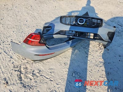 Zdjęcie 12 z 13 samochodu: 2022 VOLVO S60 T8 RECHARGE R-DESIGN EXPRESSIO VIN:7JRBR0FZ9NG162875 - miniatura