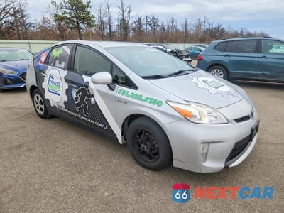 Czwarte zdjęcie samochodu z boku: 2015 TOYOTA PRIUS TWO VIN:JTDKN3DU9F0470643 - miniatura