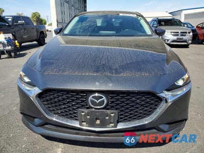 Piąte zdjęcie samochodu w środku: 2020 MAZDA 3 PREFERRED VIN:3MZBPADL6LM127414 - miniatura