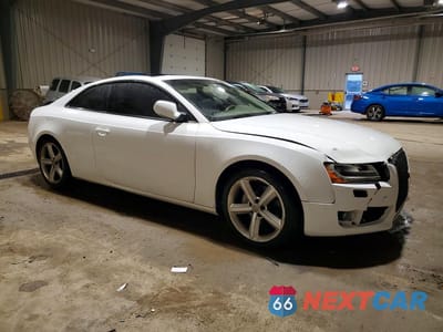 Czwarte zdjęcie samochodu z boku: 2010 AUDI A5 PREMIUM PLUS VIN:WAULFAFR5AA007915 - miniatura