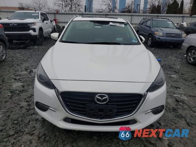 Piąte zdjęcie samochodu w środku: 2018 MAZDA 3 GRAND TOURING VIN:3MZBN1M31JM257068 - miniatura