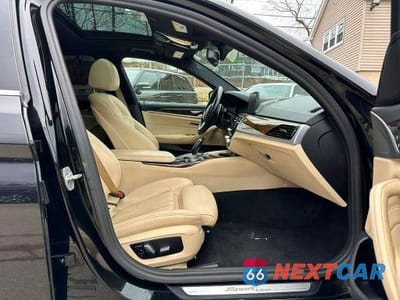 Piąte zdjęcie samochodu w środku: 2020 BMW 530 XI VIN:WBAJR7C00LWW62917 - miniatura