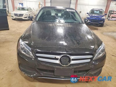 Piąte zdjęcie samochodu w środku: 2015 MERCEDES-BENZ C 300 4MATIC VIN:55SWF4KB9FU092619 - miniatura