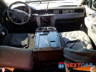 Zdjęcie 8 z 13 samochodu: 2010 CHEVROLET TAHOE C1500 LS VIN:1GNUCAE0XAR278402 - miniatura