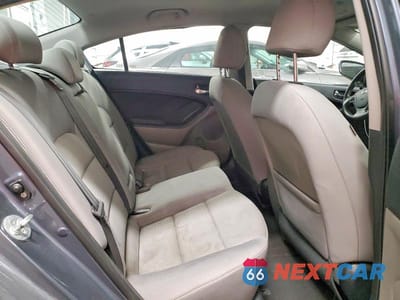 Zdjęcie 10 z 12 samochodu: 2016 KIA FORTE LX VIN:KNAFX4A60G5521214 - miniatura