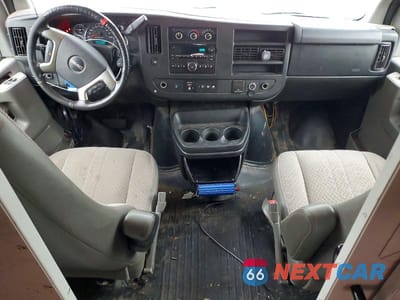 Zdjęcie 8 z 12 samochodu: 2015 GMC SAVANA UTILITY / SERVICE TRUCK VIN:1GD072CG3F1120874 - miniatura