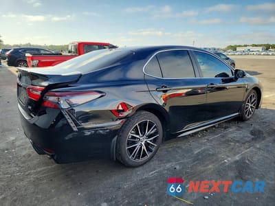 Trzecie zdjęcie samochodu z tyłu: 2024 TOYOTA CAMRY SE VIN:4T1T11AK1RU904862 - miniatura