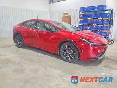 Czwarte zdjęcie samochodu z boku: 2024 TOYOTA PRIUS XLE VIN:JTDACAAUXR3038737 - miniatura