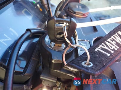 Zdjęcie 8 z 11 samochodu: 2022 HONDA CBR500 RA VIN:MLHPC6254N5300570 - miniatura